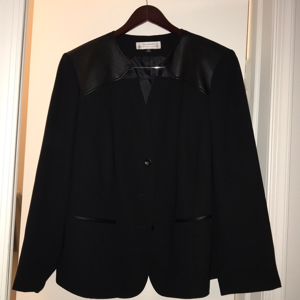 Faux-leather IN BLACK Skirt Suit, Tahari,  18W  👠